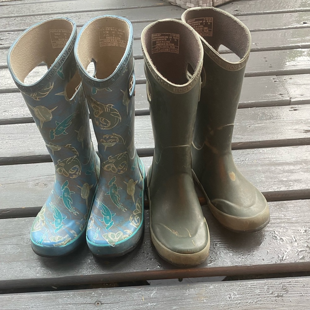Boys Bogs Rain Boots - 2 pairs - size 2